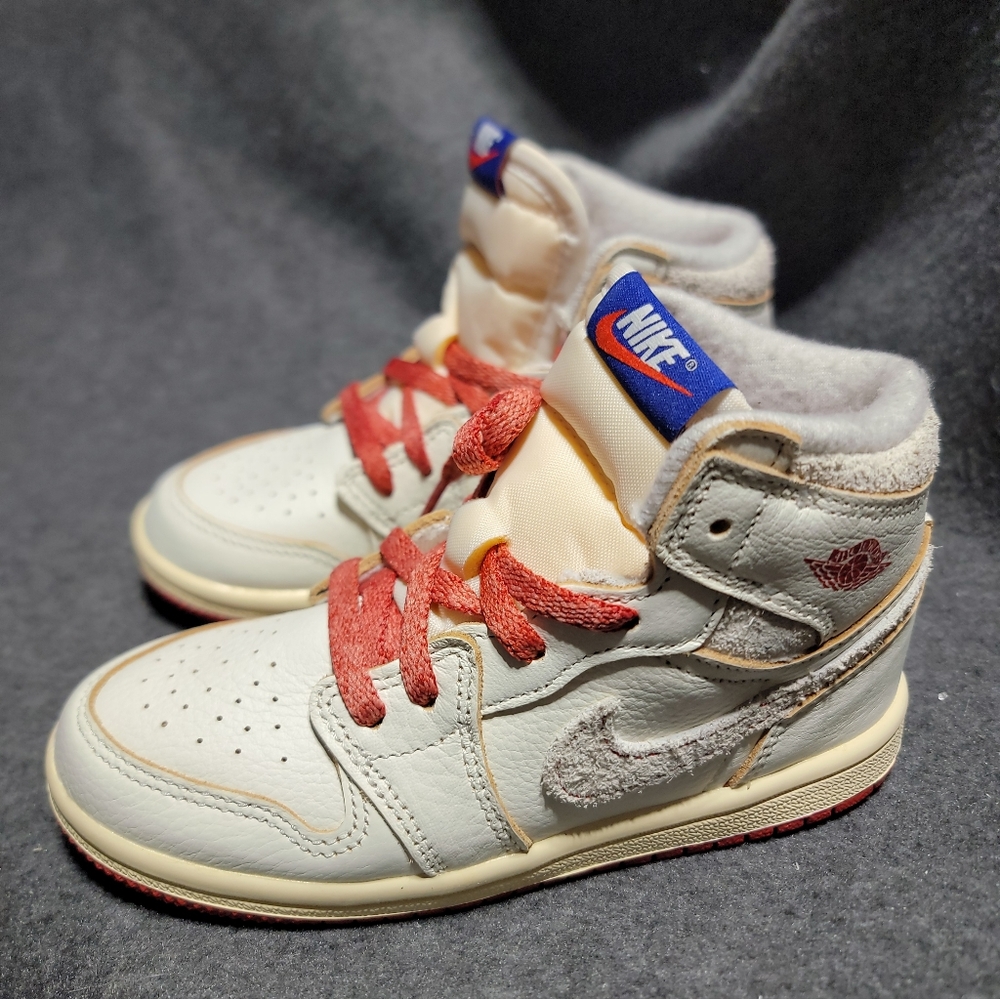 Air Jordan 1 Retro High OG 'Rare Air - Sail Cinnabar' sneaker - Picture 2 of 6